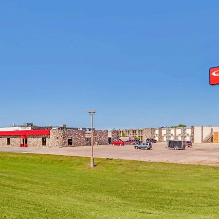 Econo Lodge Inn & Suites Брукингс Экстерьер фото
