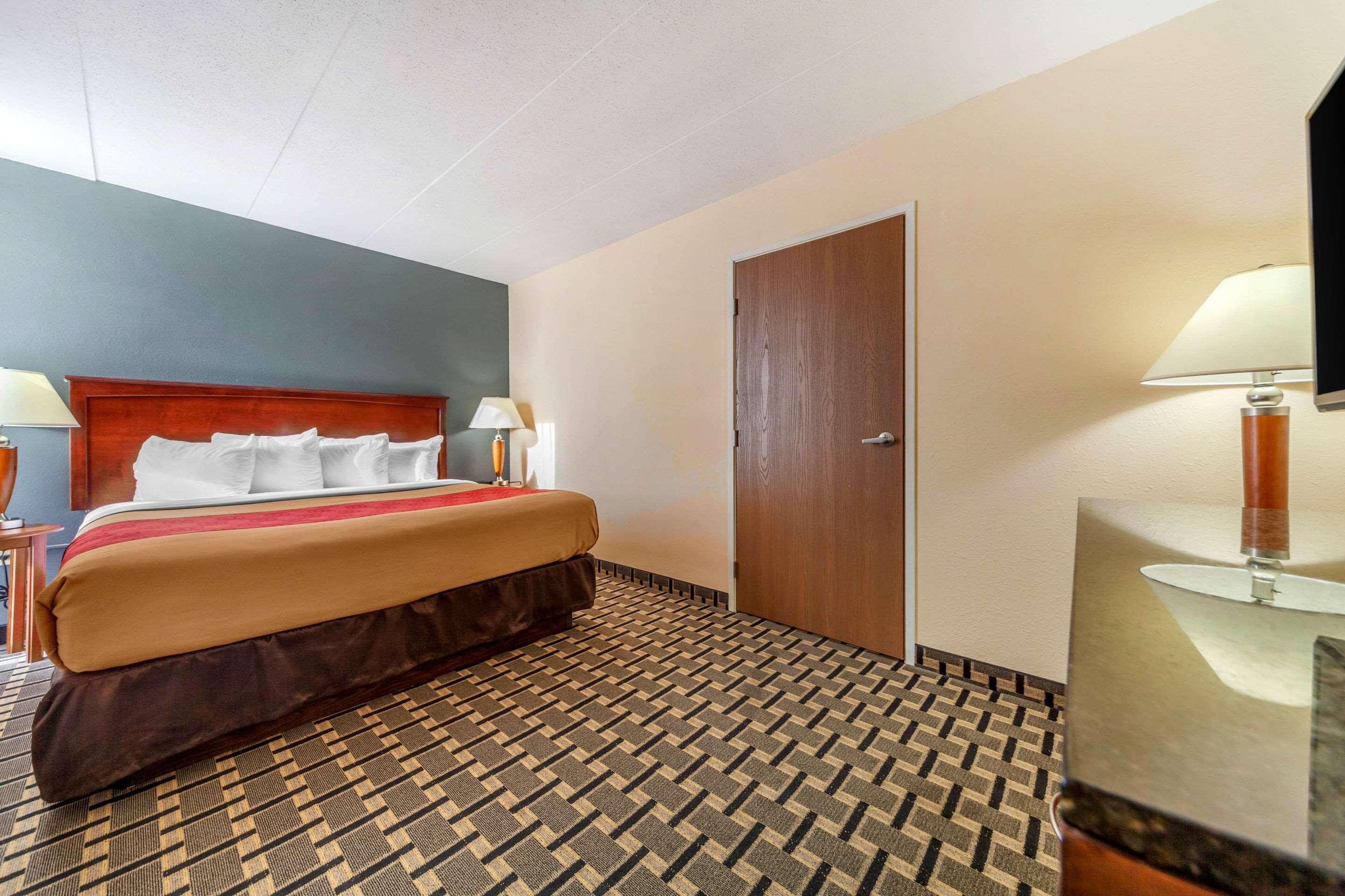 Econo Lodge Inn & Suites Брукингс Экстерьер фото