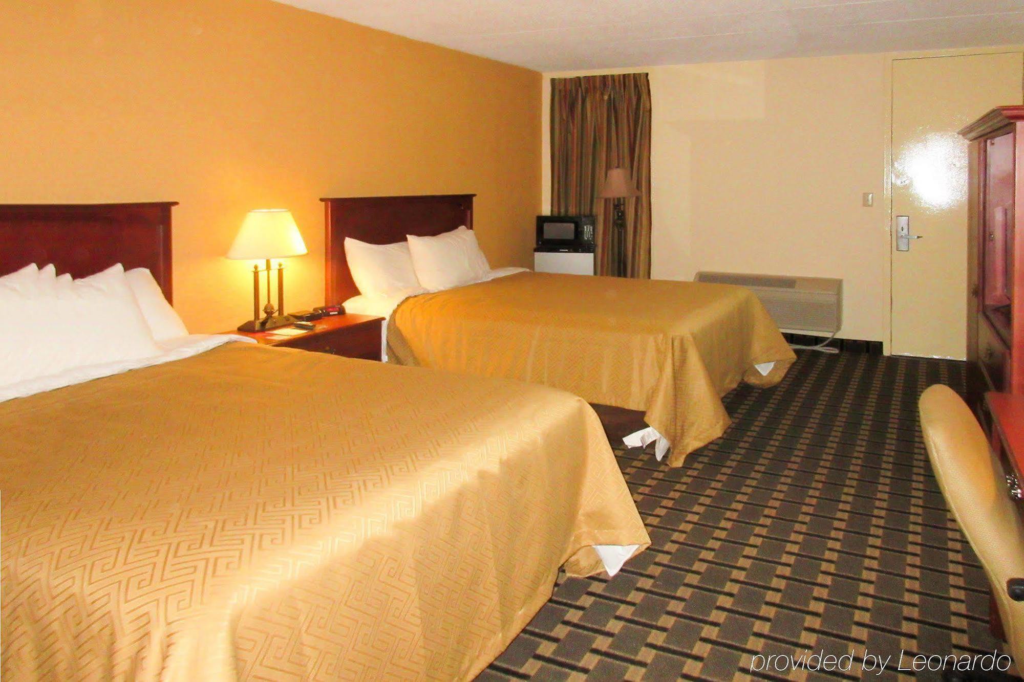 Econo Lodge Inn & Suites Брукингс Экстерьер фото
