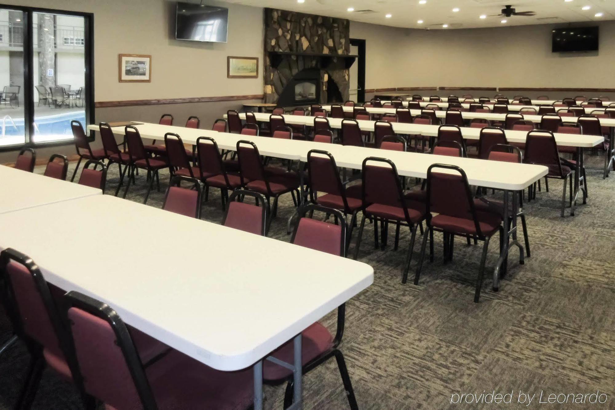 Econo Lodge Inn & Suites Брукингс Экстерьер фото