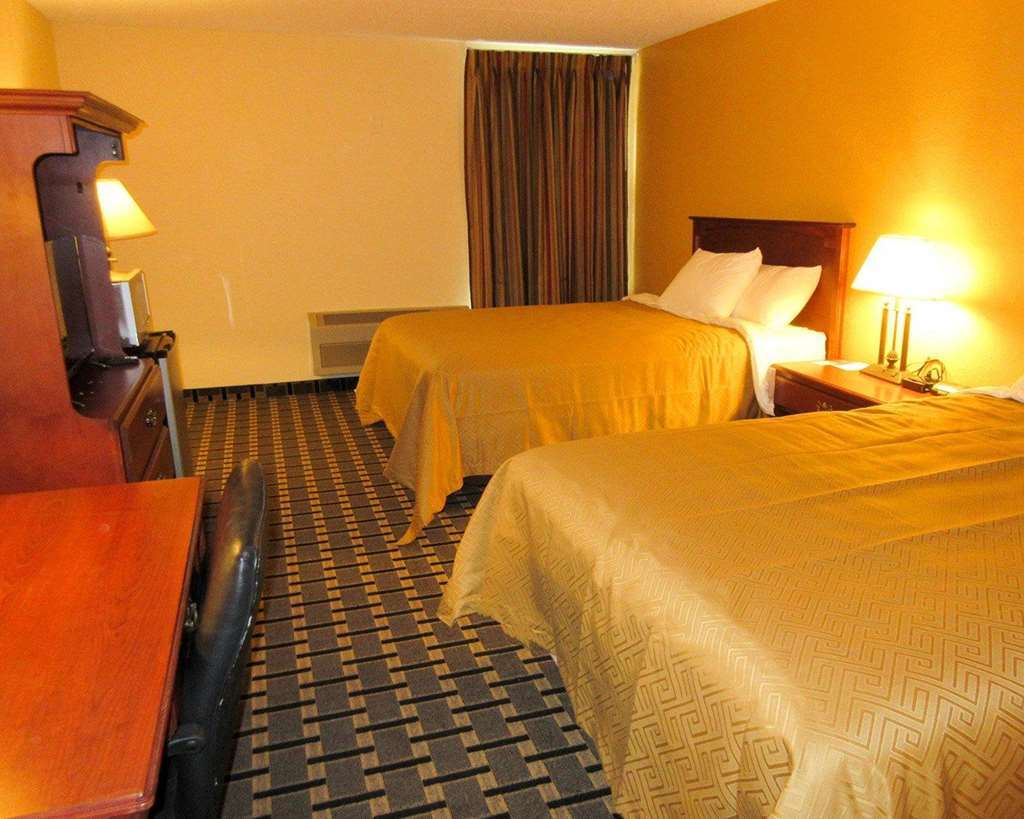 Econo Lodge Inn & Suites Брукингс Номер фото