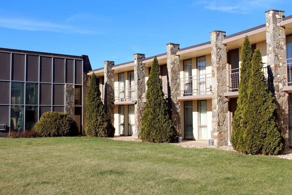 Econo Lodge Inn & Suites Брукингс Экстерьер фото
