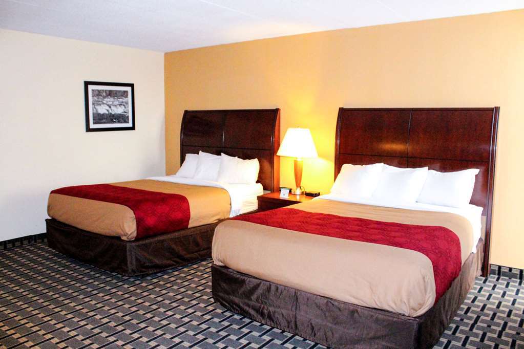 Econo Lodge Inn & Suites Брукингс Номер фото