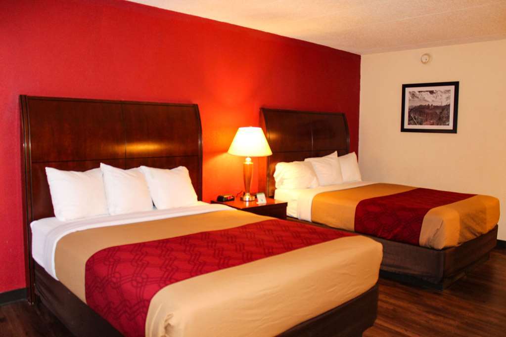 Econo Lodge Inn & Suites Брукингс Номер фото