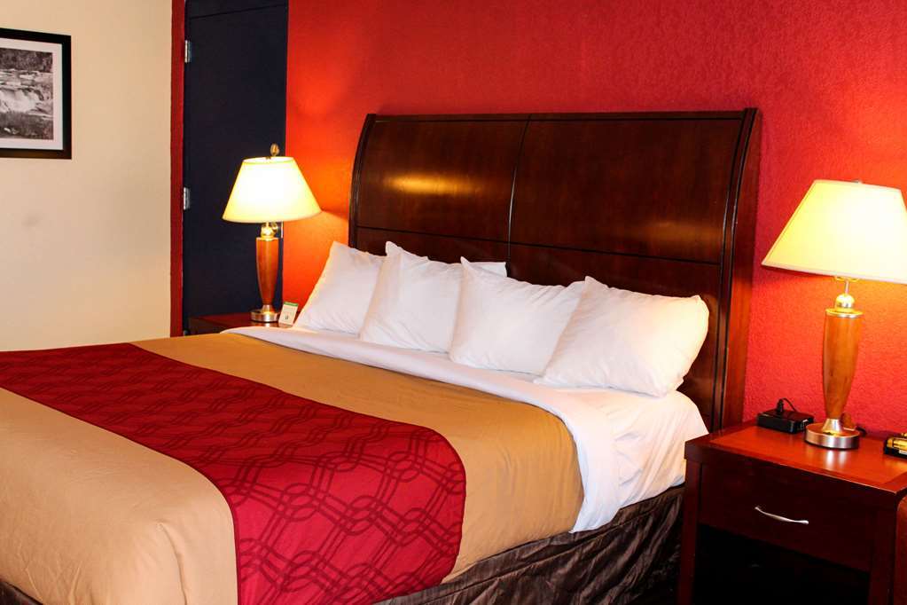 Econo Lodge Inn & Suites Брукингс Номер фото